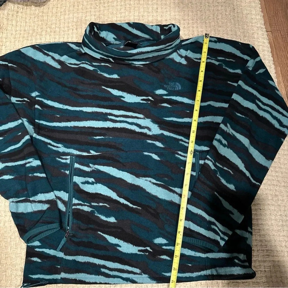 THE NORTH FACE WOMENS PULLOVER SWEATER TURTLE
NECK MEDIUM GREEN ANIMAL
PRINT - Picture 7 of 13